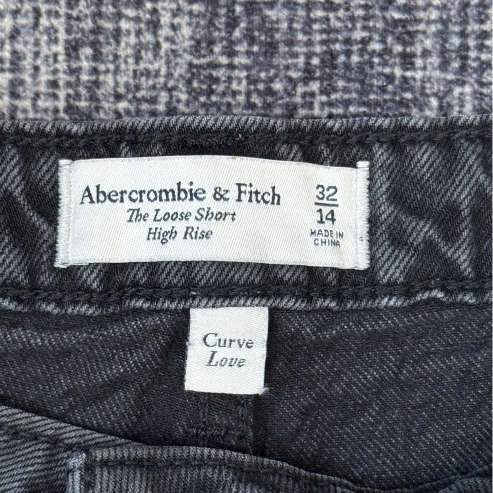 Abercrombie & Fitch The Loose Short High Rise Curve Love Black Denim Shorts 14 - Picture 8 of 12